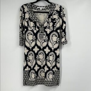 Diane Von Furstenberg Black and White Leaf Print 100% Silk Dress Size 4
